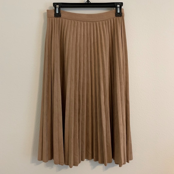 Pleated Skirt - Picture 2 of 5